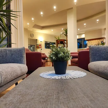 Gambrinus מלון 3*