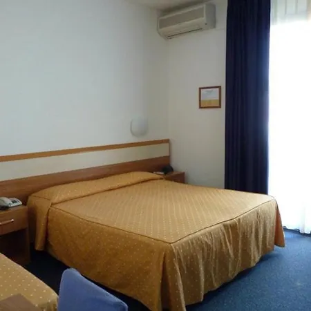 Отель Gambrinus