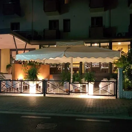 酒店 加姆日努斯酒店 3*